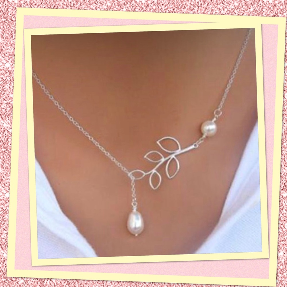 NWOT Silver Leaf Fashion Necklace w/ 2 Faux Pearls